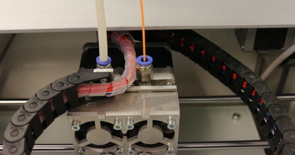 3D printing via online services