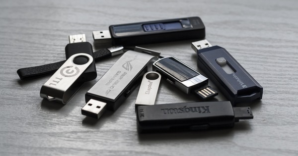 How to remove write protection from flash drives