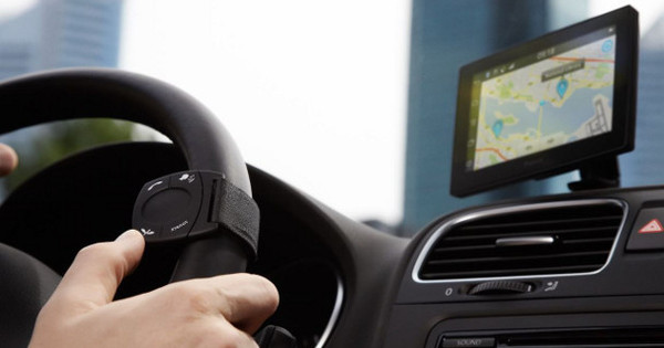 Parrot Asteroid Tablet - Bringing multimedia to your car